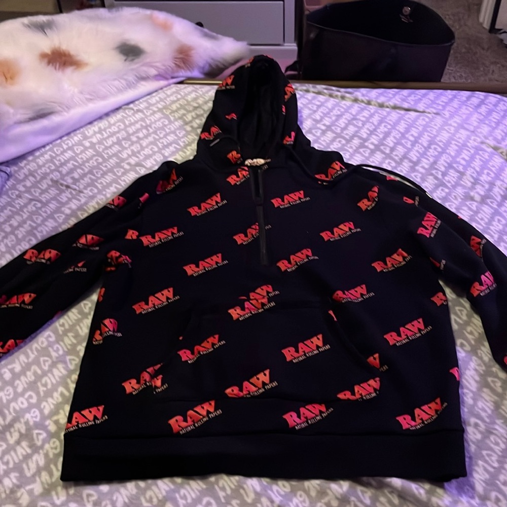 Official raw rolling papers rolling tray hoodie.